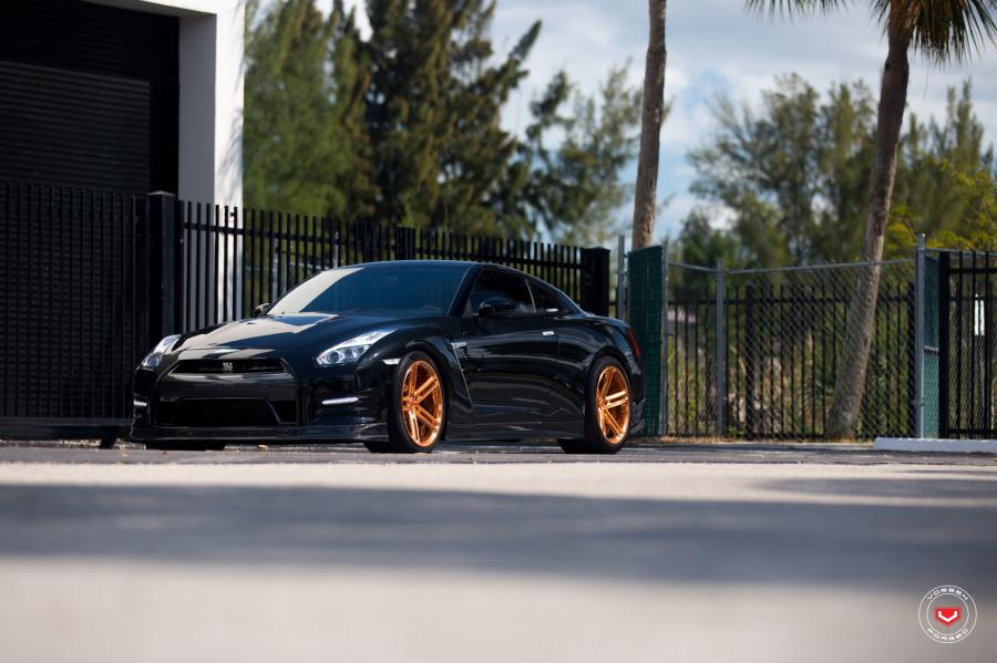  Nissan GT-R on Vossen Wheels (CG-202) 2017 года  (фото 17 из 51)